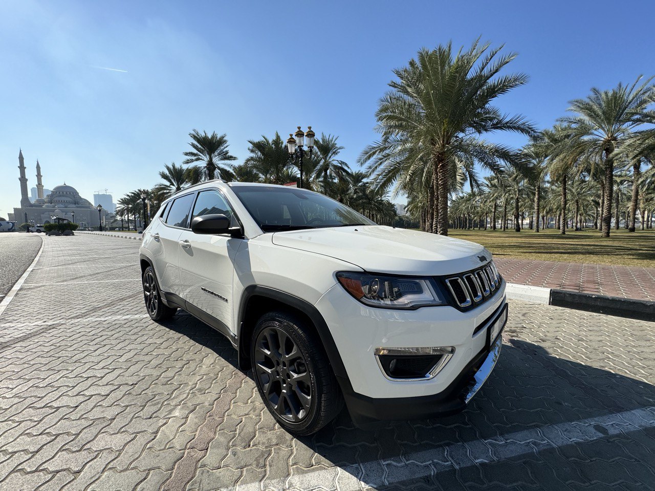 /media/images/cars/Jeep_Compass_1.jpg